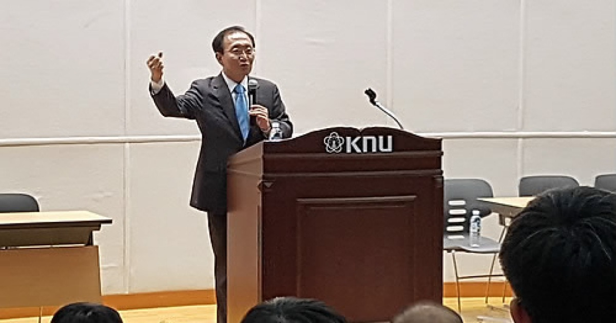 강연하는 노회찬