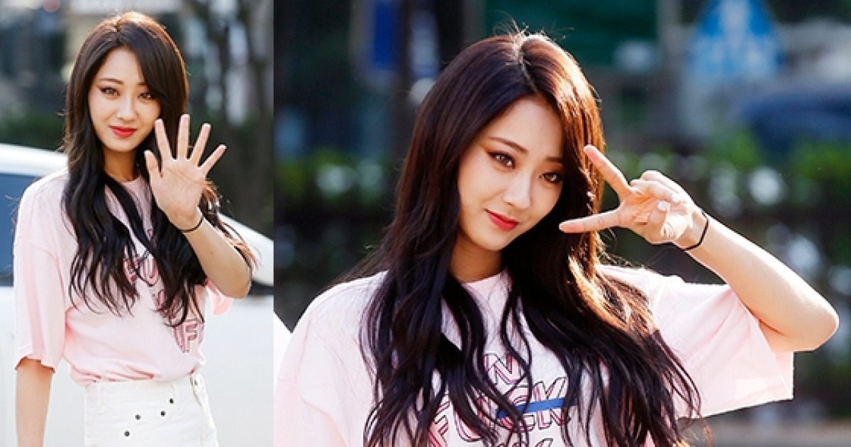 경리 출근길, 심플한 옷차림..