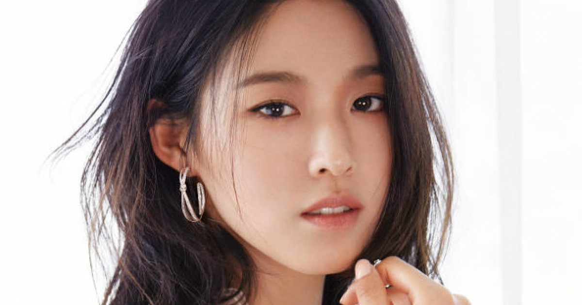 설현, 주얼리 화보 미공개컷 공개..분위기 여신 남심 저격 성공
