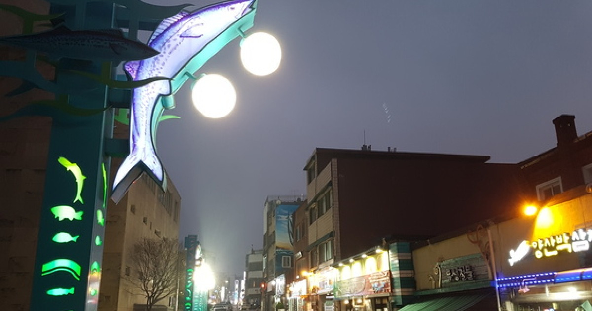 [굿모닝 내셔널]통닭처럼 튀겨 먹어야 제맛, 동인천 삼치골목 가보니