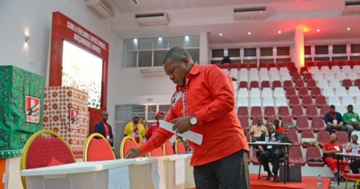 MOZAMBIQUE PATRIES FRELIMO CONGRESS