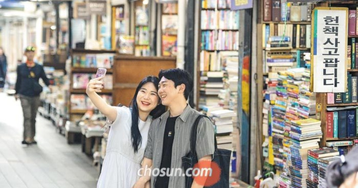 헌책방 골목.. '도깨비'는 없지만 문화가 흐른다