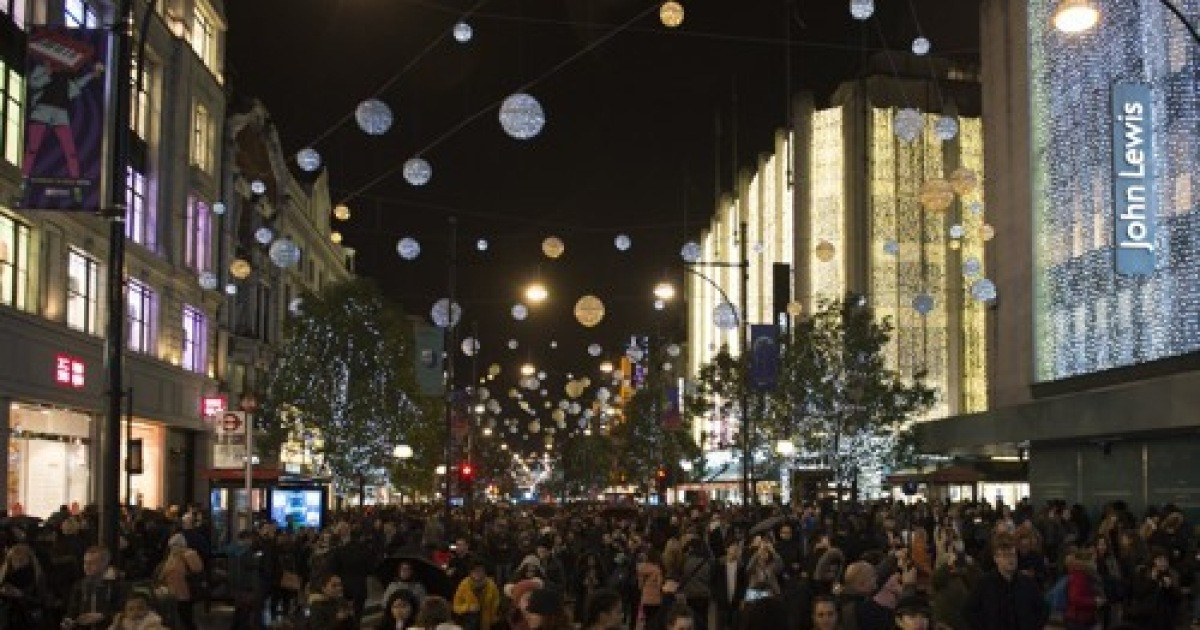 BRITAIN CHRISTMAS LIGHTS