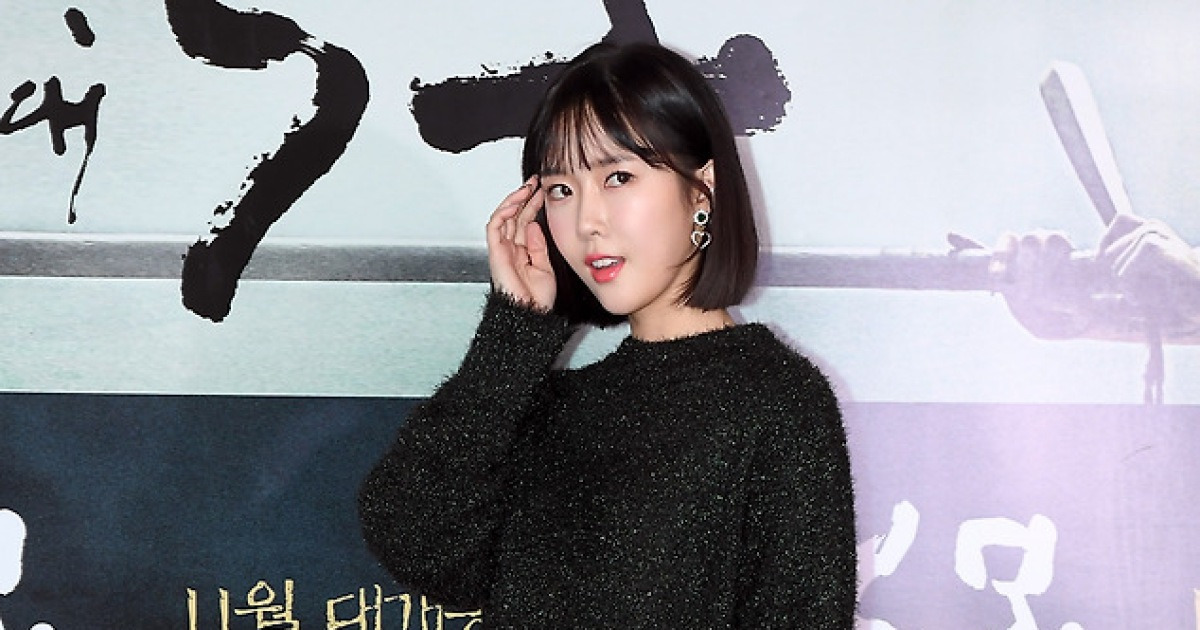 [포토엔HD] 조승희 '짧은 비대칭 치마에 드러난 각선미'