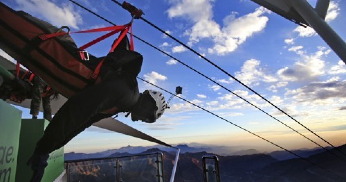 Emirates World Zipline Record