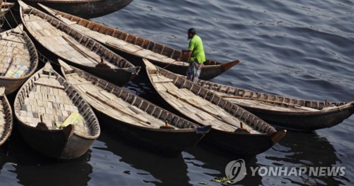 BANGLADESH TRANSPORT RIVER