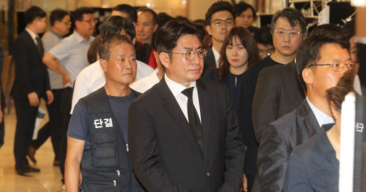 빈소 찾은 박종진 전 후보
