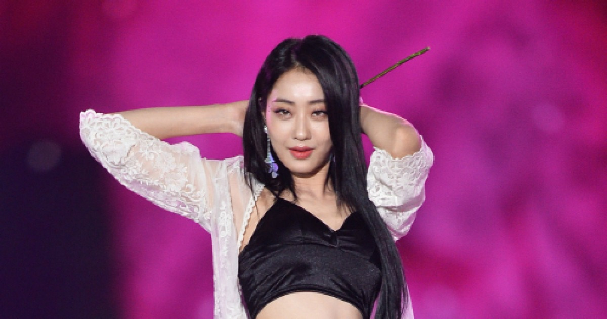 [포토] 경리 '과감한 포즈'