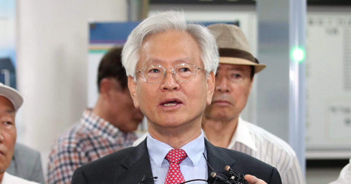 '문재인 공산주의자' 발언 고영주 1심 무죄