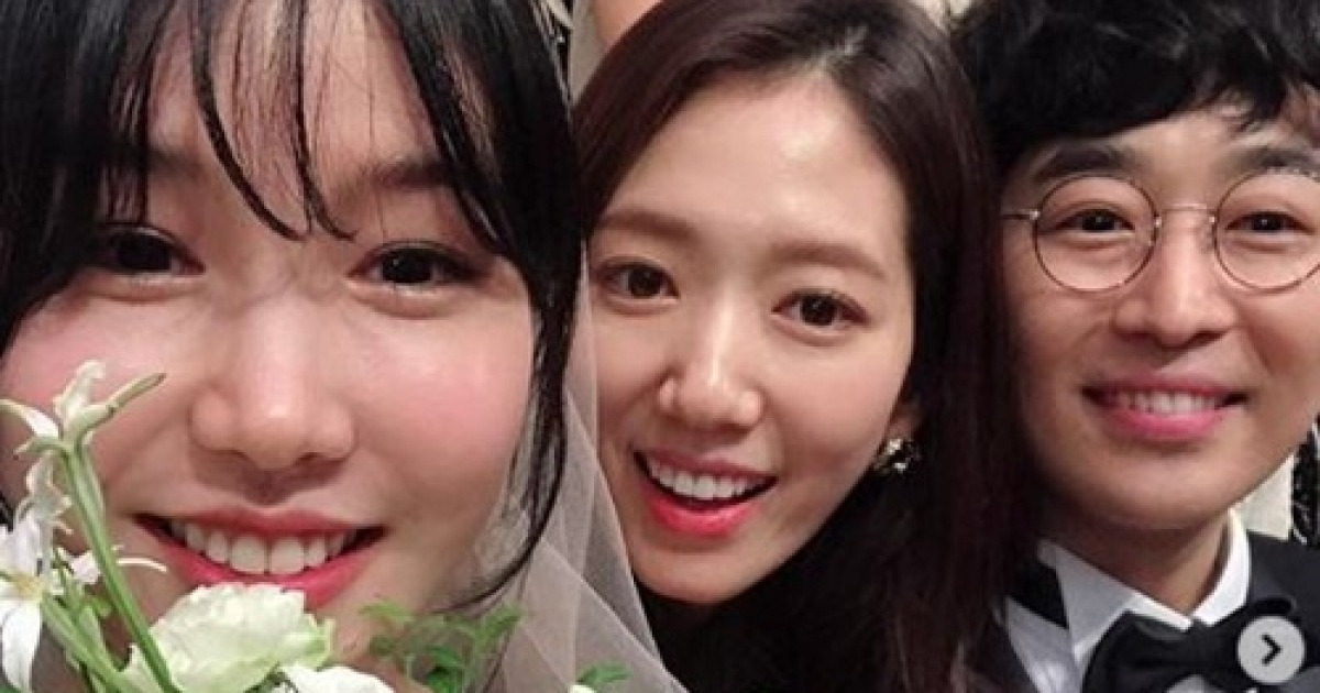 [똑똑Sns] 박신혜, 로코베리 결혼 축하 