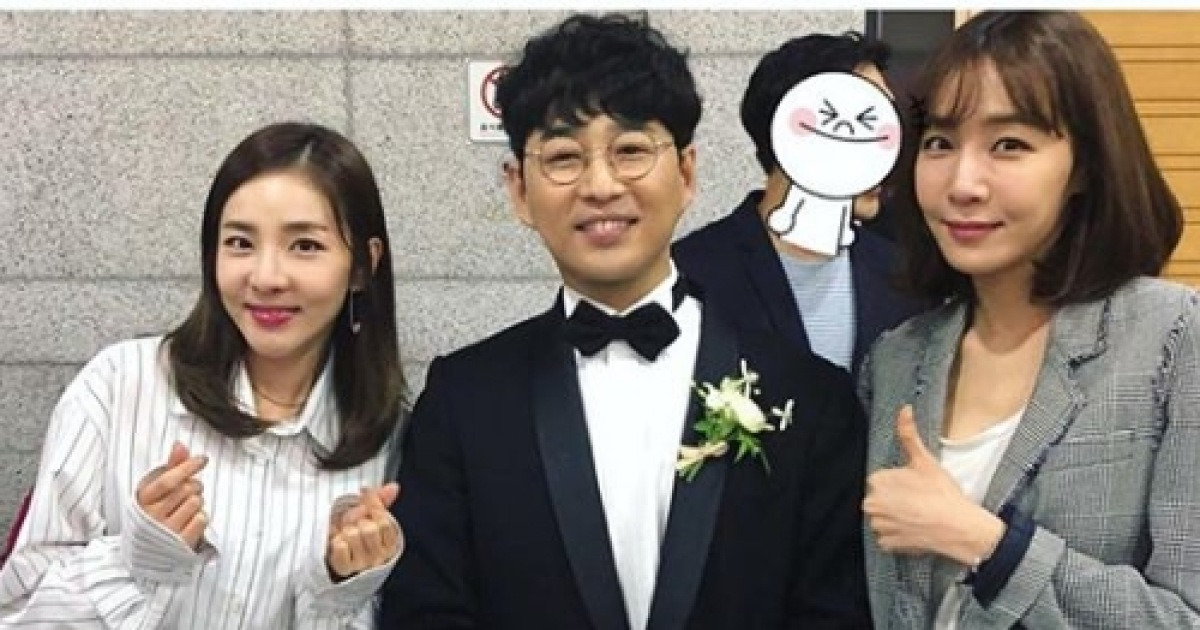 산다라박X김이나, 로코베리 결혼식 참석 인증샷 '슈가맨' 의리