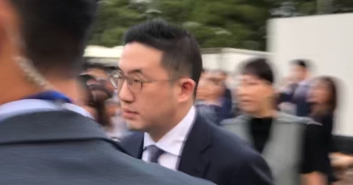 [사진]첫 대외행사가 방북..굳은 표정의 구광모 LG 회장
