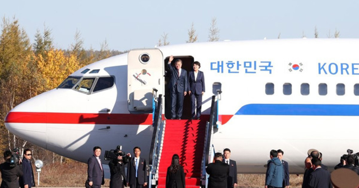 문 대통령 태운 공군 2호기, 3시30분 삼지연서 서울로 출발