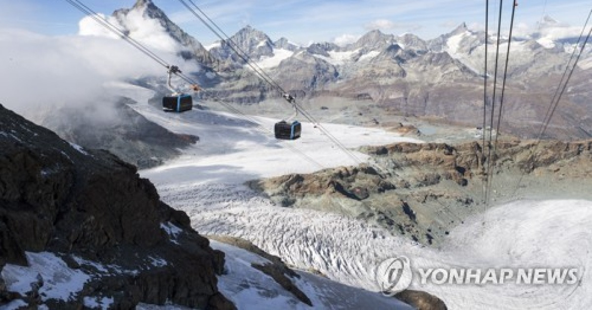 SCHWEIZ ZERMATT OPENING 3S ROPEWAY