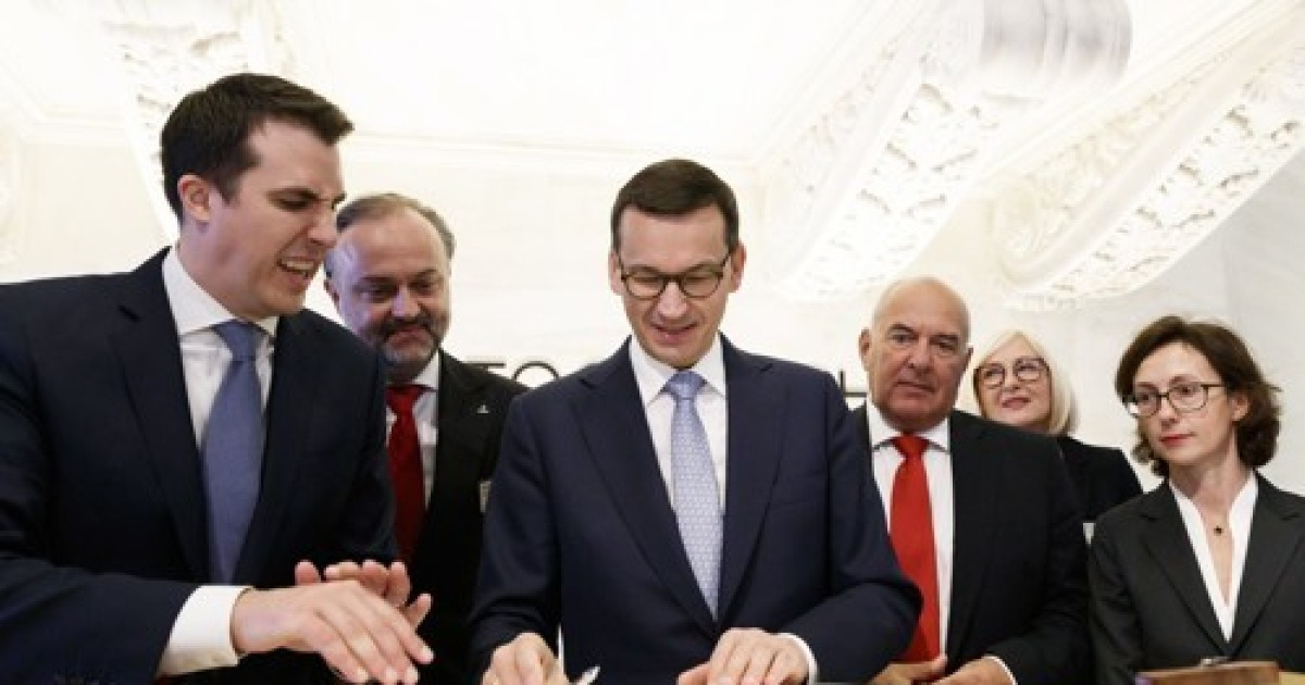 USA NEW YORK POLAND NYSE