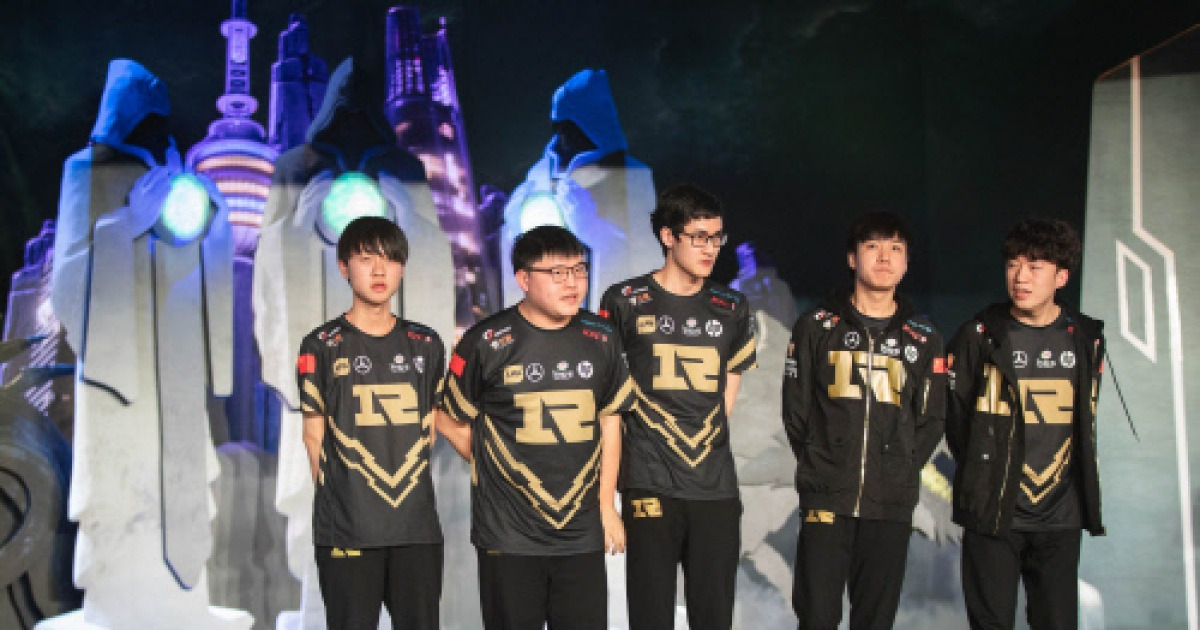 [2018 롤드컵] 中 RNG, 젠지에 압도적인 승리..4승2패로 8강행 확정