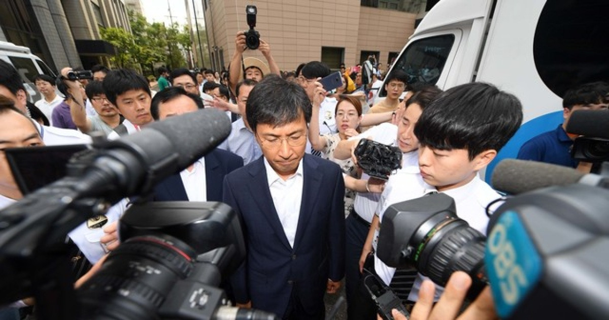 김지은씨에 '비방 댓글' 단 안희정 측근 등 처벌 나서