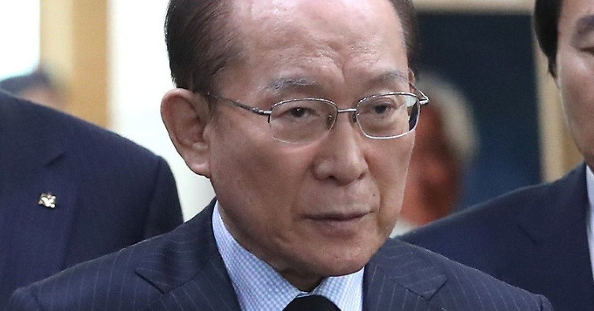 신성일 빈소 찾은 이회창 