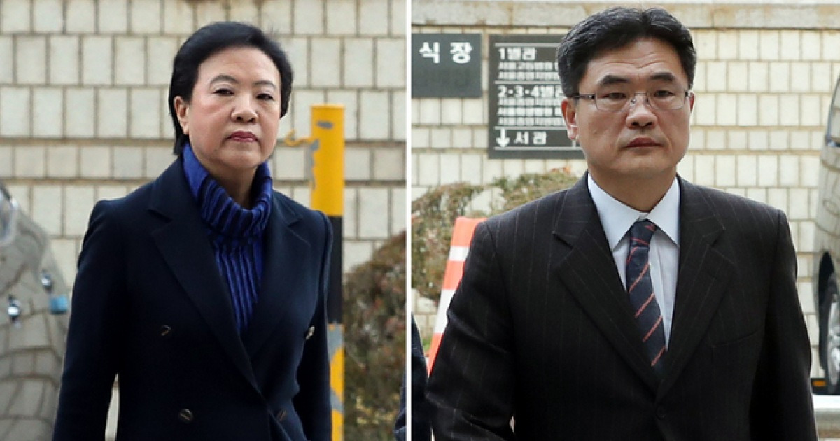 법정으로 향하는 정현옥-권혁태