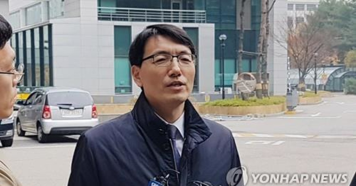 서기호 조사..'법관 재임용 개입' 의혹 수사