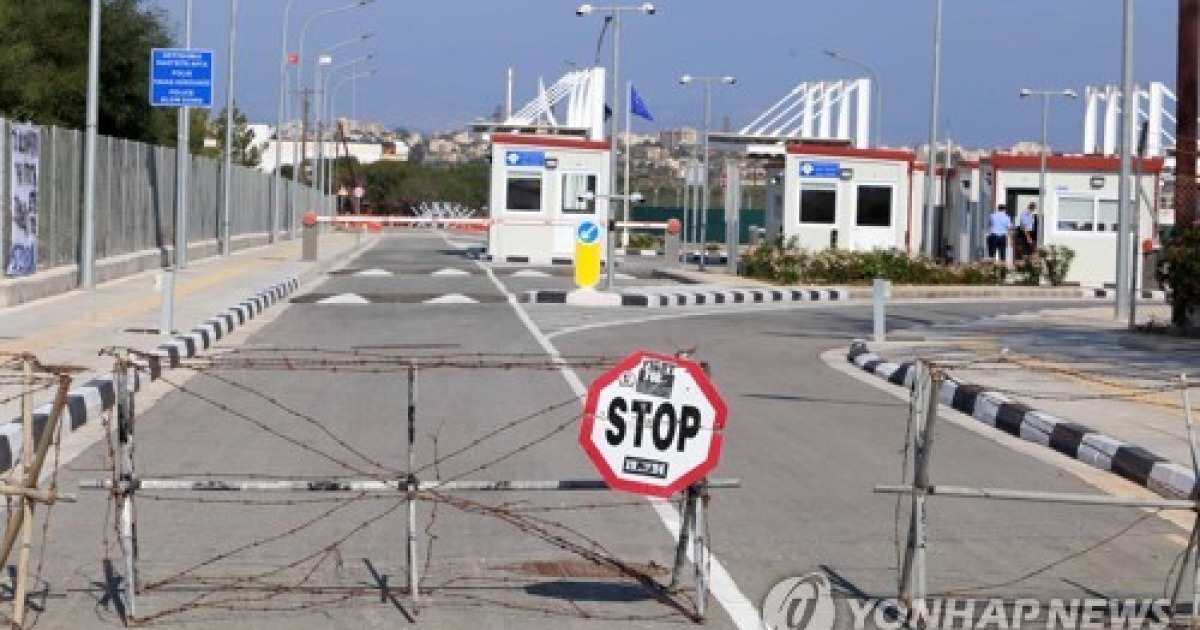 CYPRUS NEW CROSSING