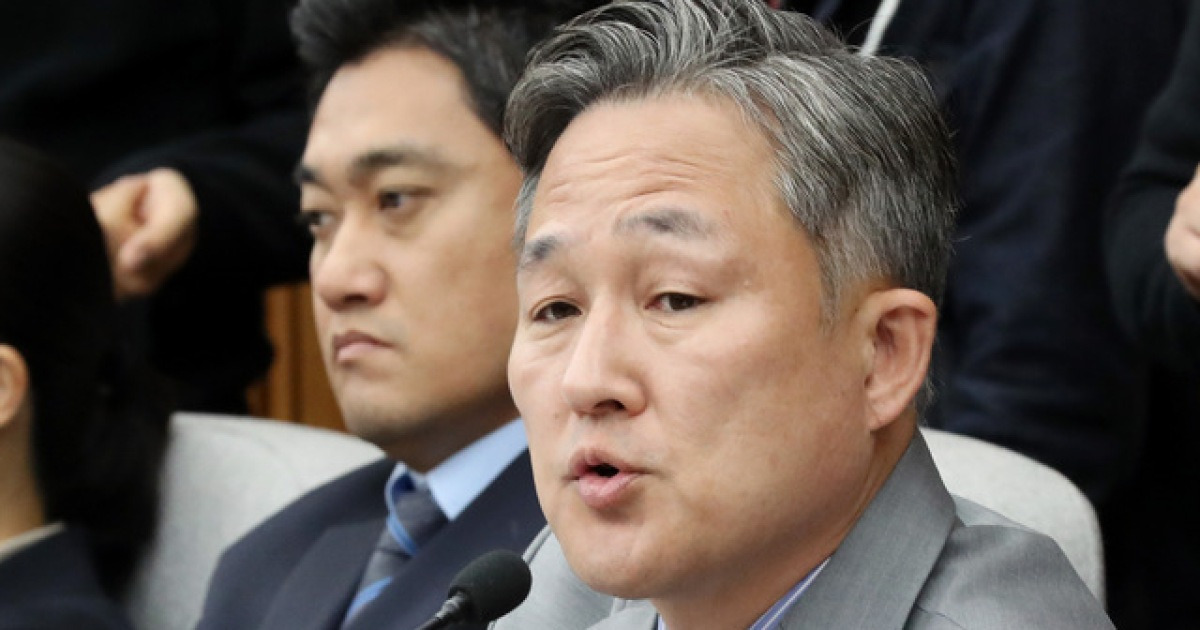 발언하는 표창원 의원