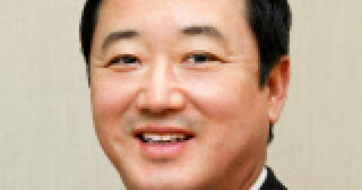 이웅열 코오롱 회장, 전격 사퇴..