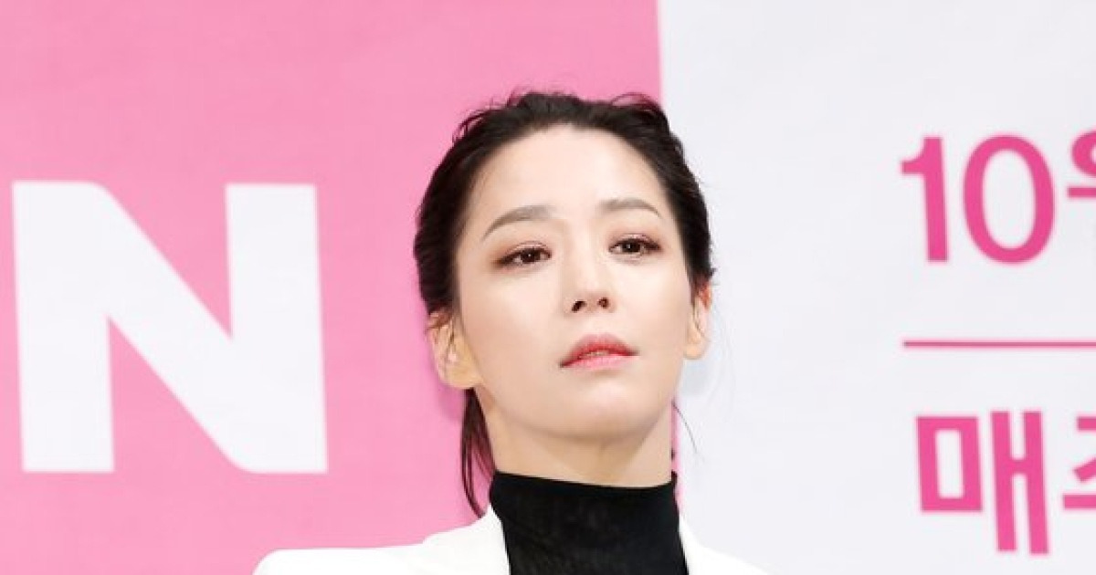 한고은 '빚투' 논란..소속사 측 
