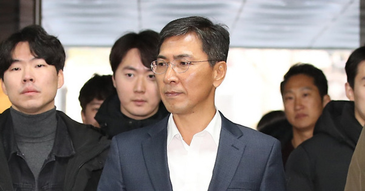 법원 출석하는 안희정