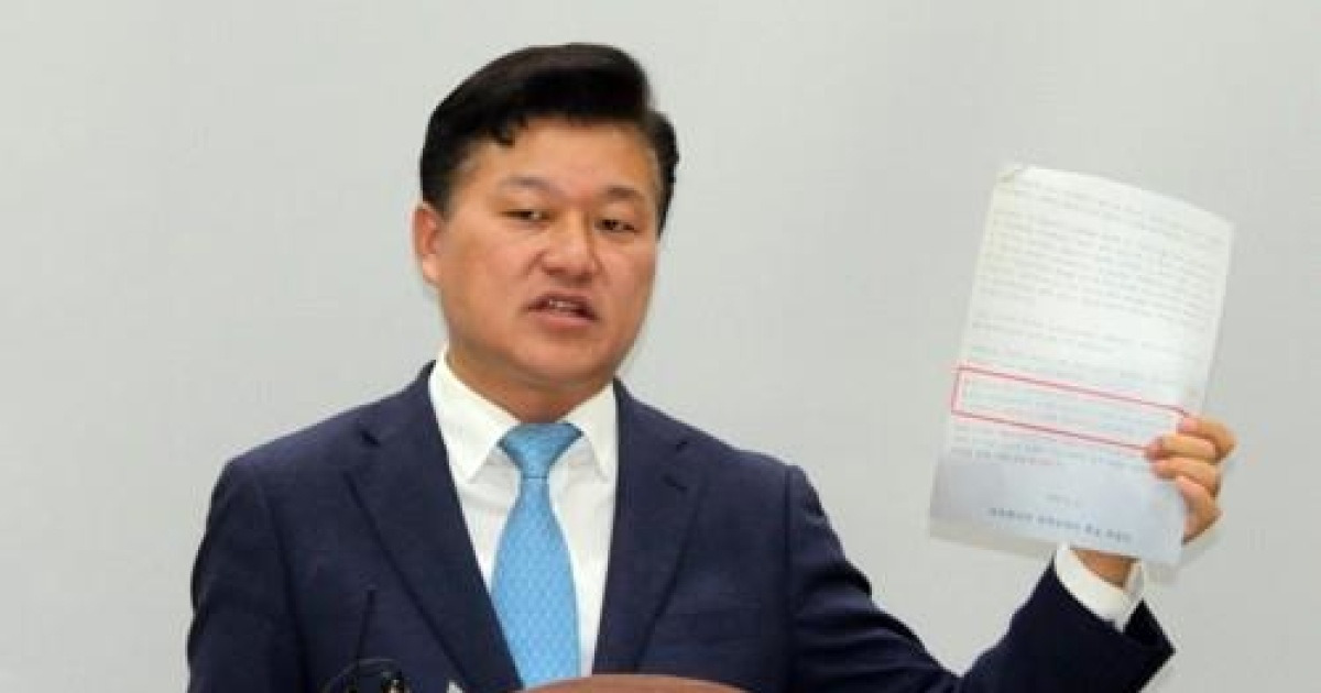 바른미래당 '공개입당 1호' 신용한 전 충북지사 후보 탈당