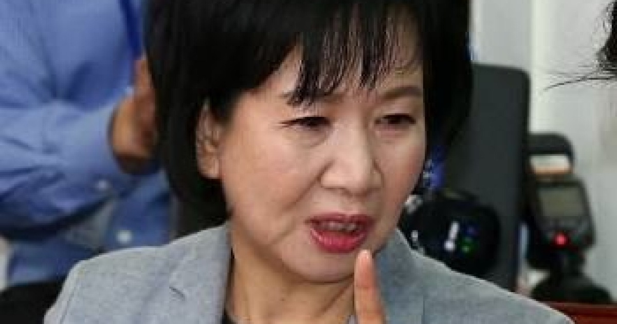 손혜원, '신재민 비판글'이 되레 부메랑 돼..