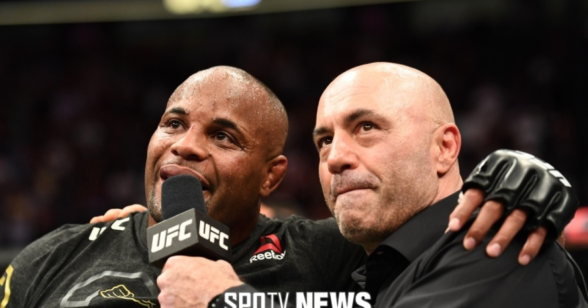 [정오의 UFC] 조 로건만 빼고..'선수 출신' UFC 해설 위원 시대