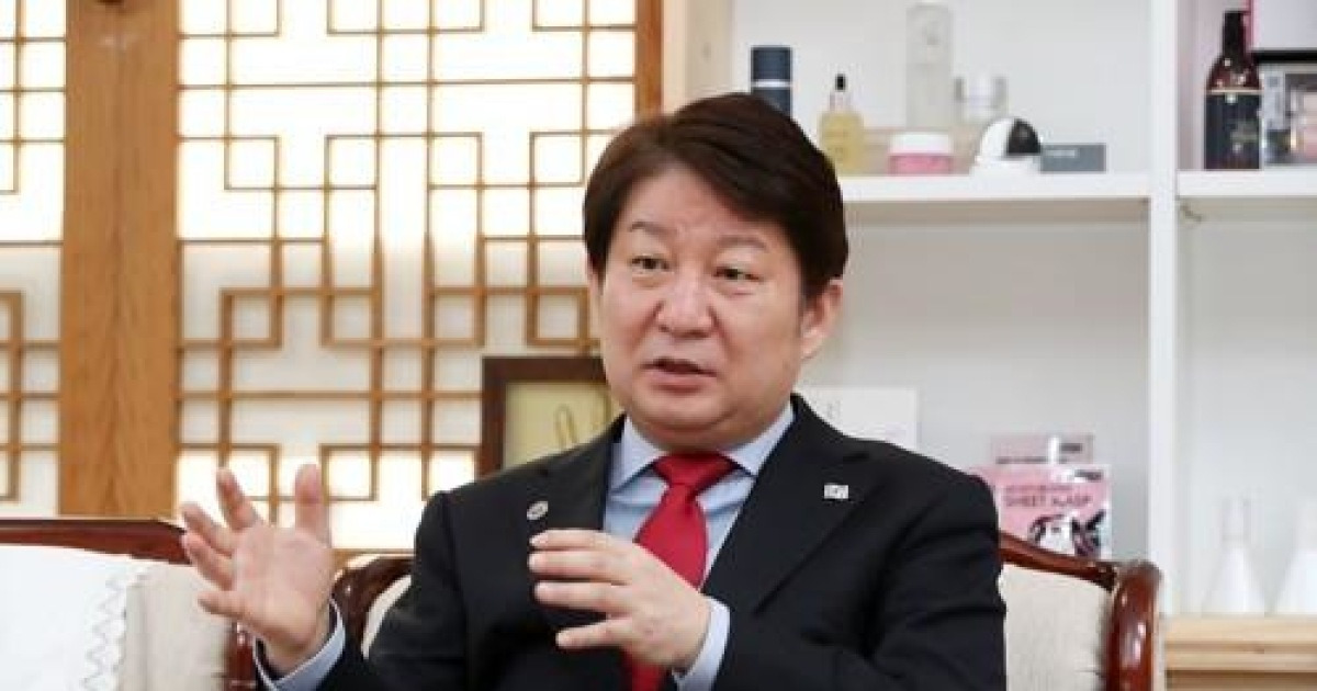 권영진 대구시장, 홍역·RSV 파동에도 해외출장..재선 뒤 '한 달에 한 번꼴'
