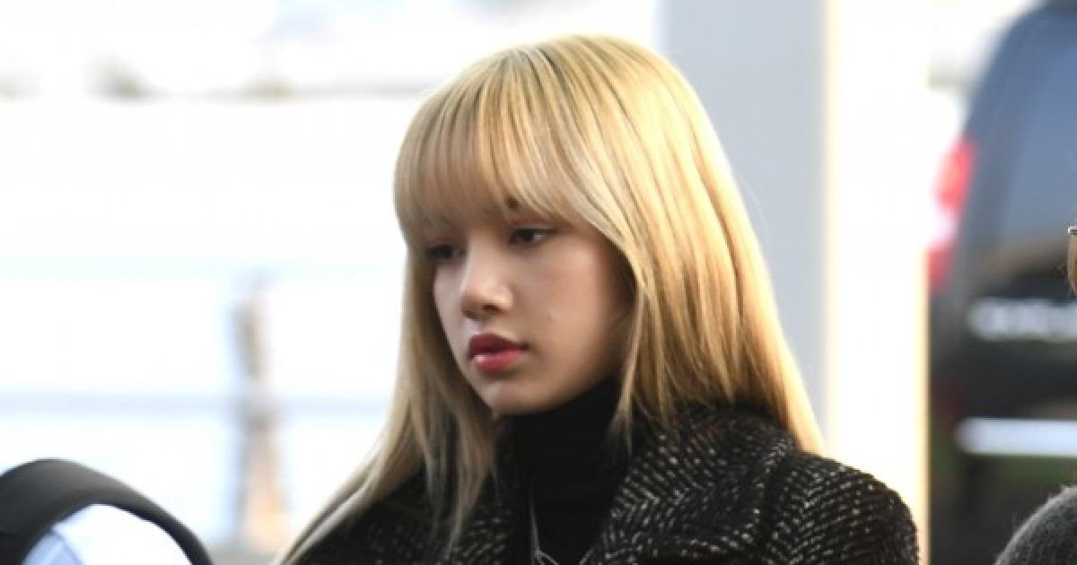 블랙핑크 리사 '어머 인형인가?'