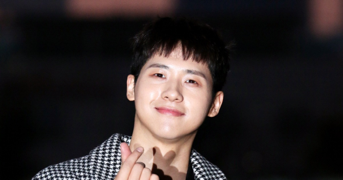 B1A4 신우, 입대 전 팬들 향한 하트 (해피투게더4)