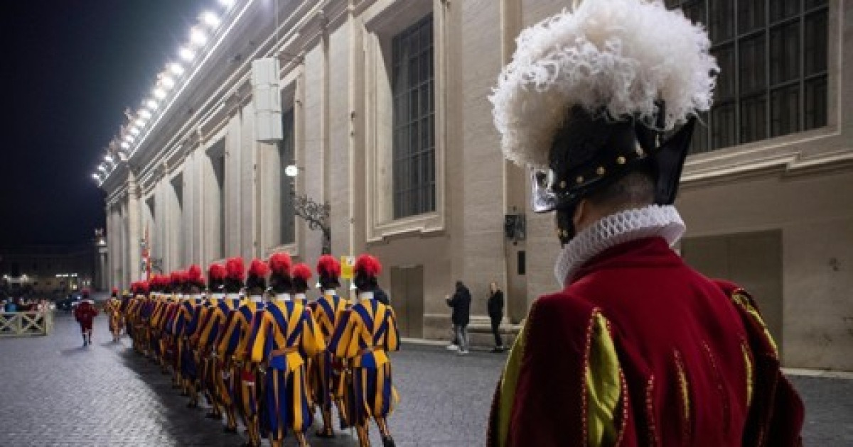 VATICAN SWISS GUARD HELMETS