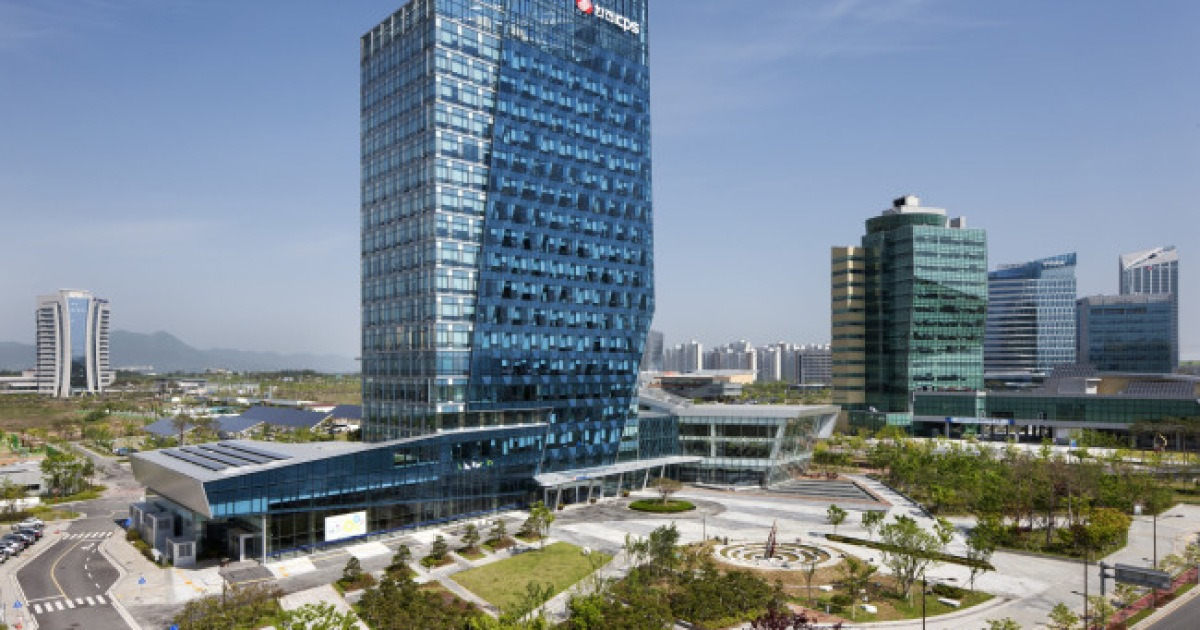 Kepco reports first operating loss in six years