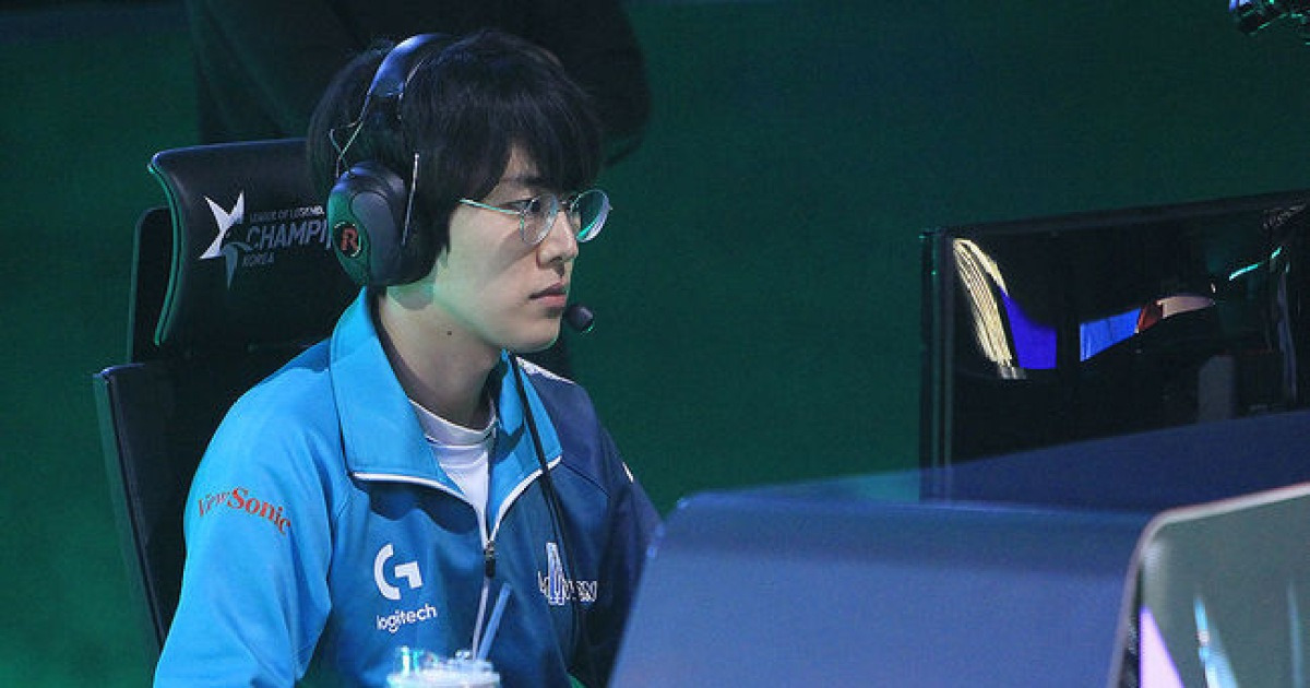 '플레임' 이호종, 35개월만에 LCK 출전.. SK텔레콤전 2세트 투입 [롤챔스]
