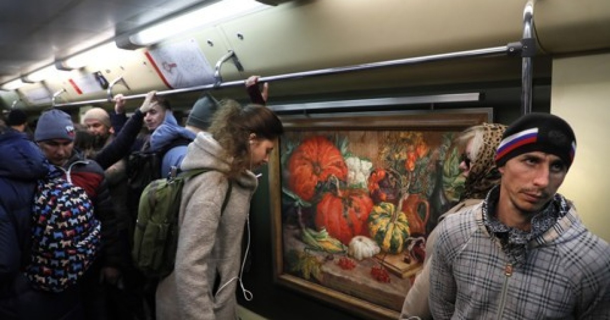 RUSSIA SUBWAY TRAIN