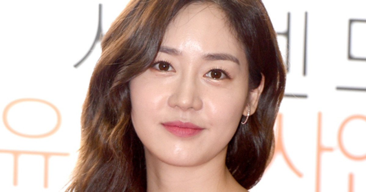 [MD화보] '세월의 흔적 1도 없어'..성유리, 20대서 멈춘 미모