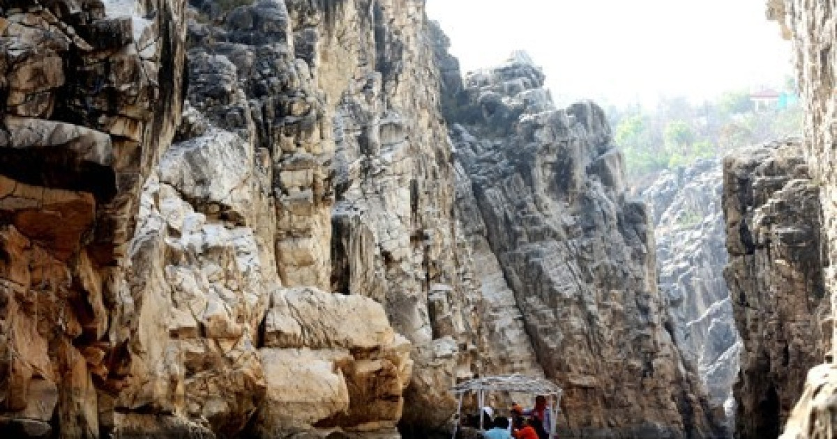 INDIA MARBLE ROCKS SITE