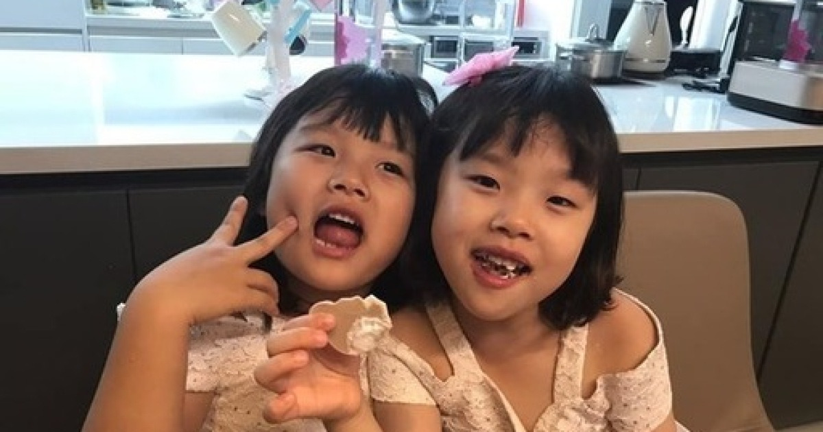 이동국 쌍둥이 딸 설아·수아 만 6살 생일을 축하해 근황 공개