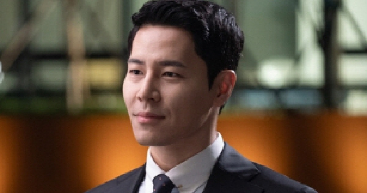 '의사 요한' 지성Vs이규형, 날카롭게 맞선 두 남자..만만치 않은 大격돌 예고