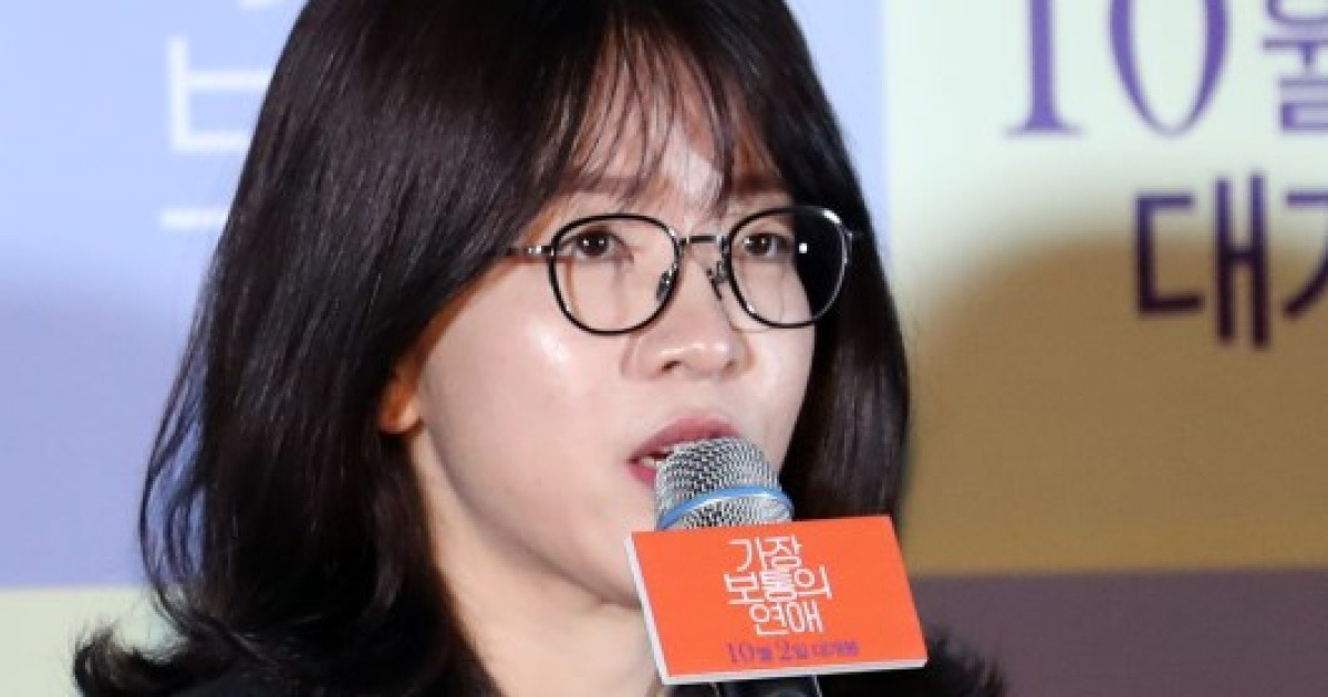 [포토] 김한결 감독 '배우 뺨치는 정갈미'