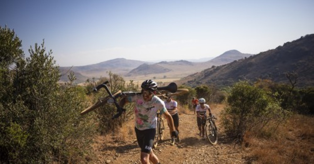 SOUTH AFRICA PHOTO SET GRAVEL BICYCLE RACE