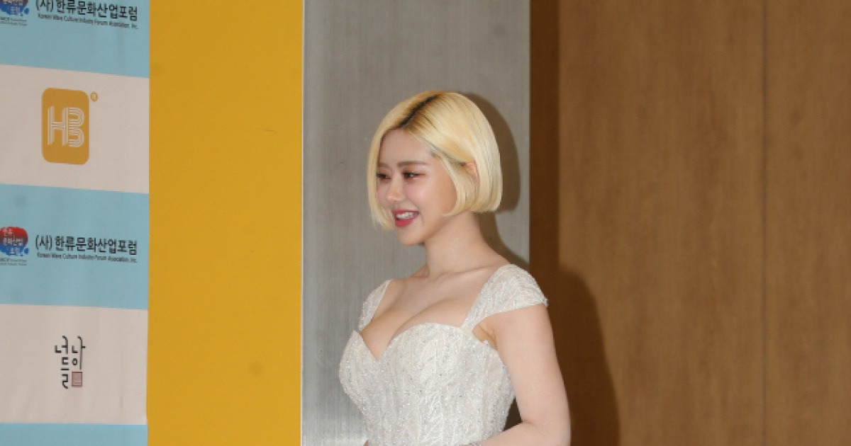 우아하게 입장하는 DJ 소다