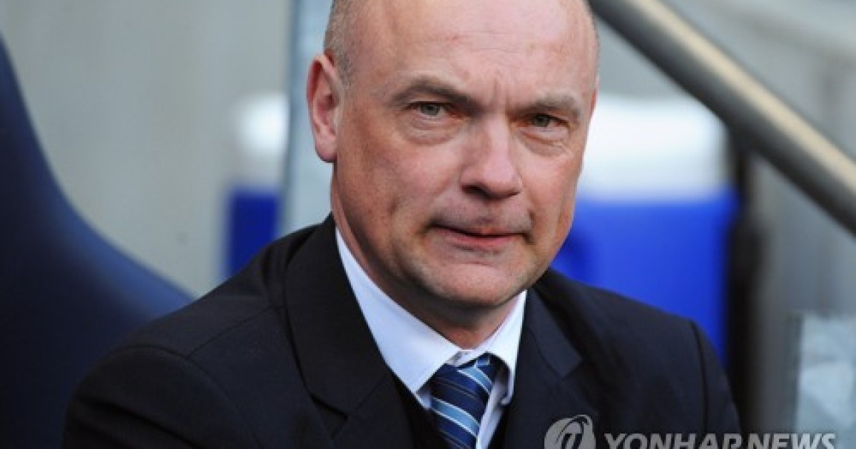 (FILE) BRITAIN SOCCER UWE ROESLER