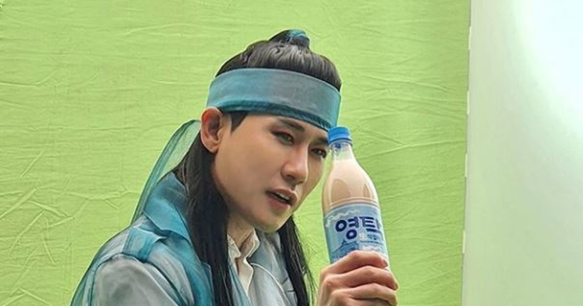 영탁, '장발'로 막걸리 광고 촬영 나섰다..