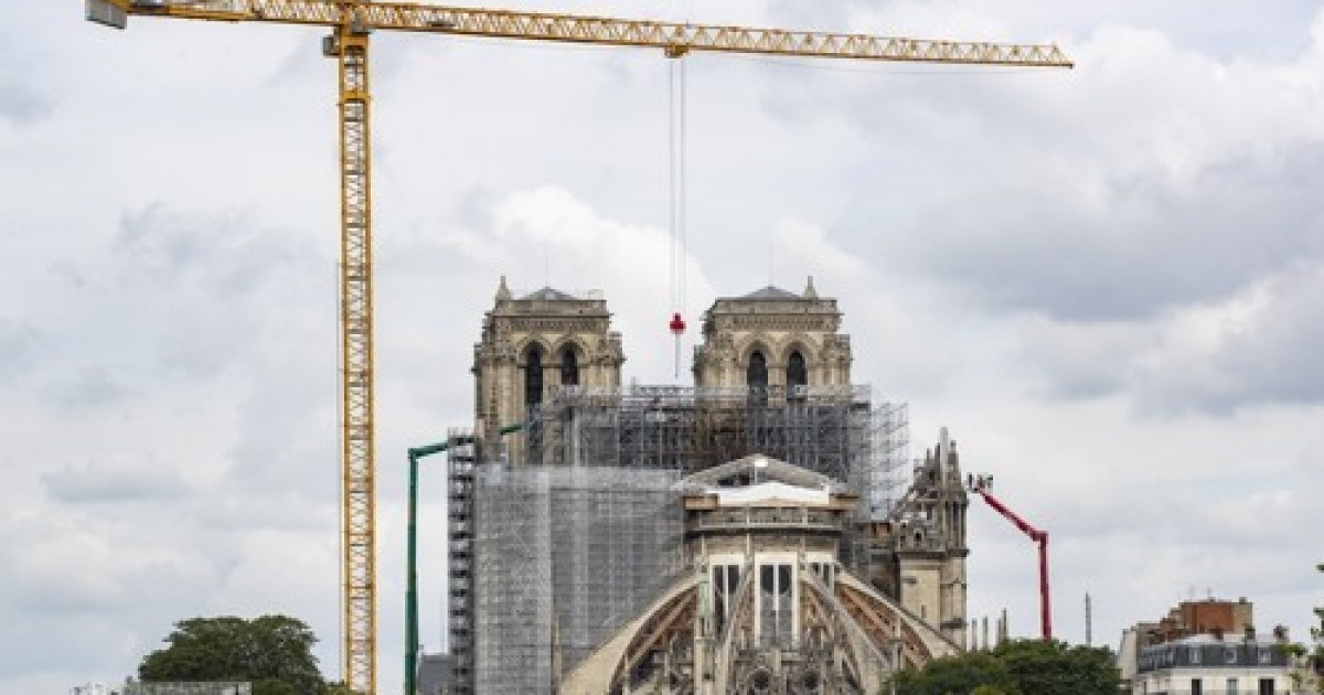 FRANCE PARIS NOTRE DAME CONSTRUCTION