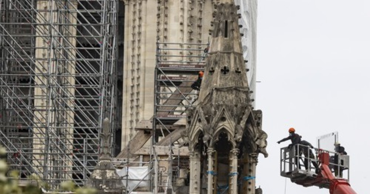 FRANCE PARIS NOTRE DAME CONSTRUCTION